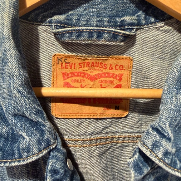 Levi’s Medium Wash Trucker Jacket - Men’s Size M - Picture 5 of 8